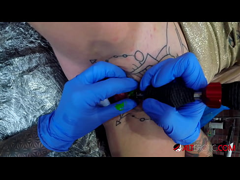 ❤️ Äärimmäisen tatuoitu hottie Sully Savage sai tatuoinnin klitorikseen ❤❌ Vittu video at us fi.sitevox.top ❌❤